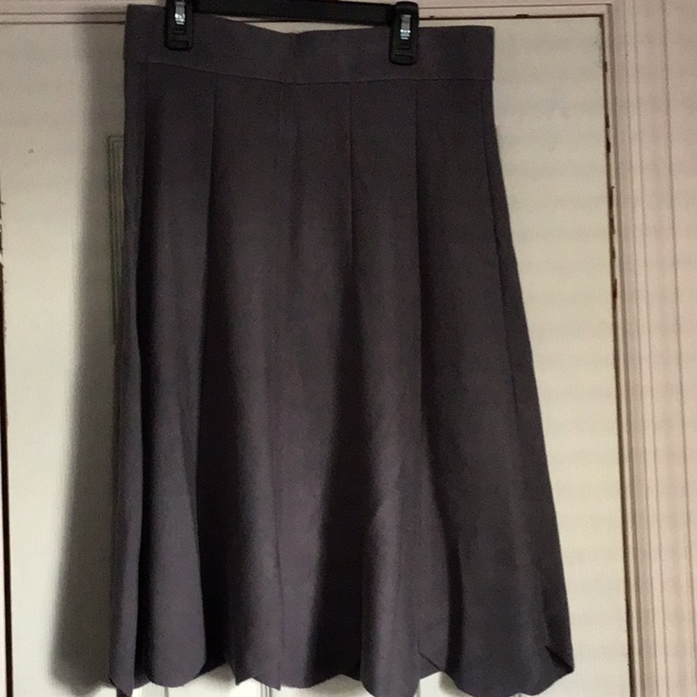 Grey skirt